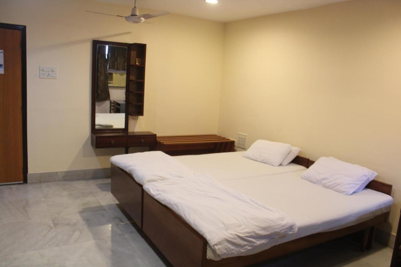Service Apartments, Park Street, Calcutta Buitenkant foto