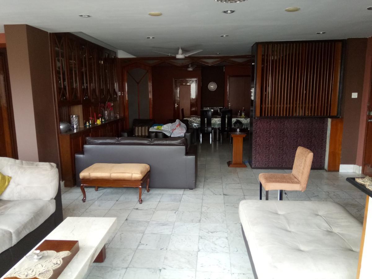 Service Apartments, Park Street, Calcutta Buitenkant foto