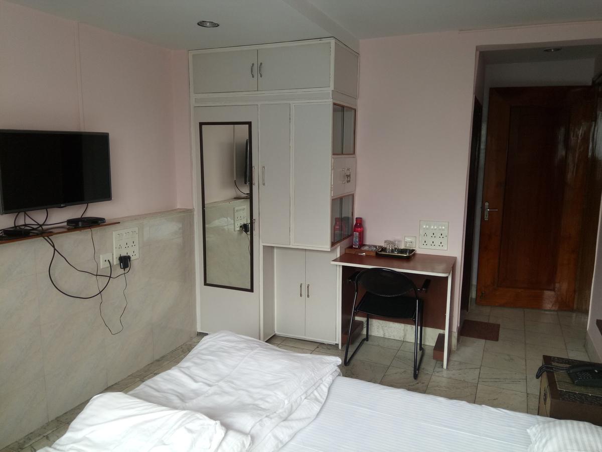 Service Apartments, Park Street, Calcutta Buitenkant foto
