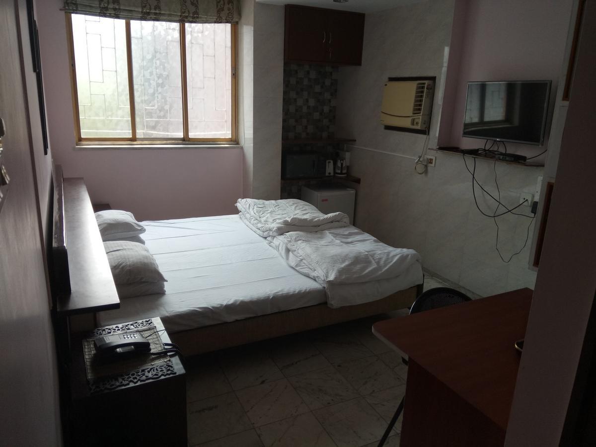 Service Apartments, Park Street, Calcutta Buitenkant foto